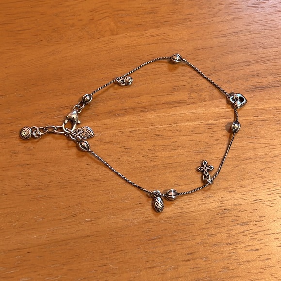 Brighton Jewelry - EUC BRIGHTON delicate silver charm anklet